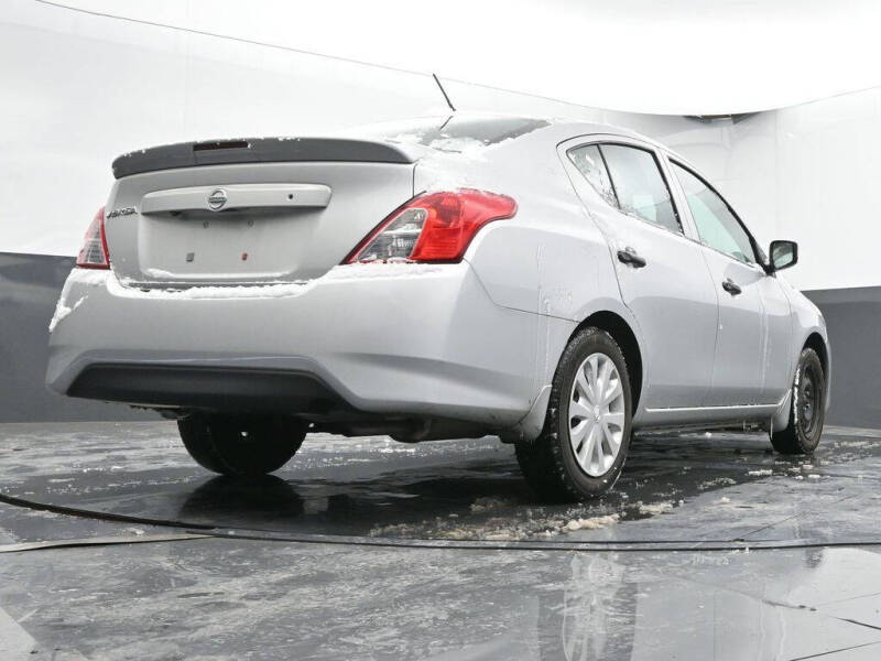 2019 Nissan Versa S Plus
