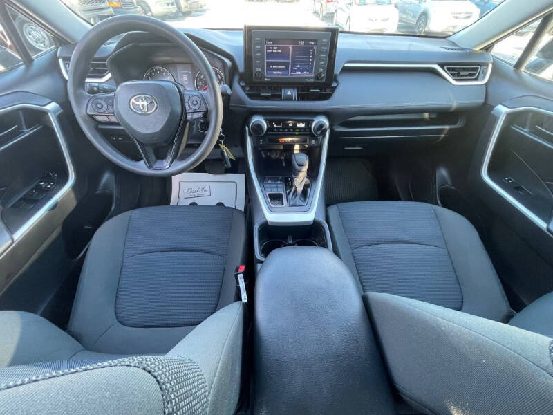 2022 Toyota RAV4 LE