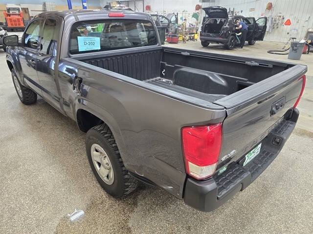 2017 Toyota Tacoma SR