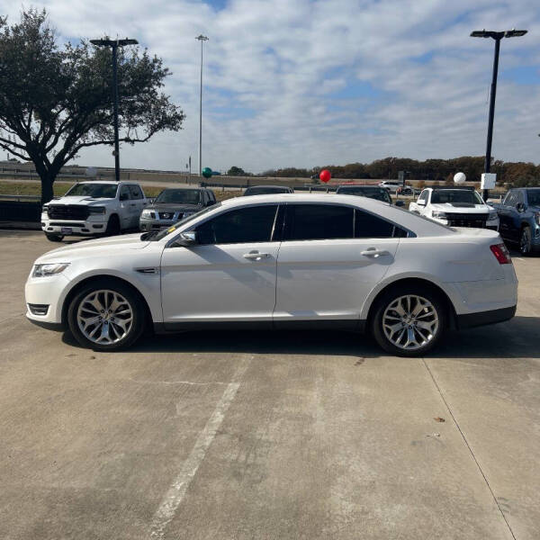 2019 Ford Taurus Limited