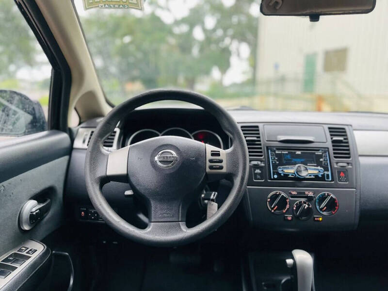 2012 Nissan Versa 1.8 S