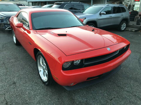 2010 Dodge Challenger for sale at Autos Cost Less LLC in Lakewood WA