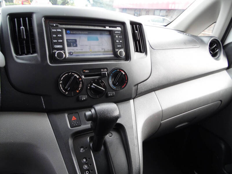 2017 Nissan NV200 SV