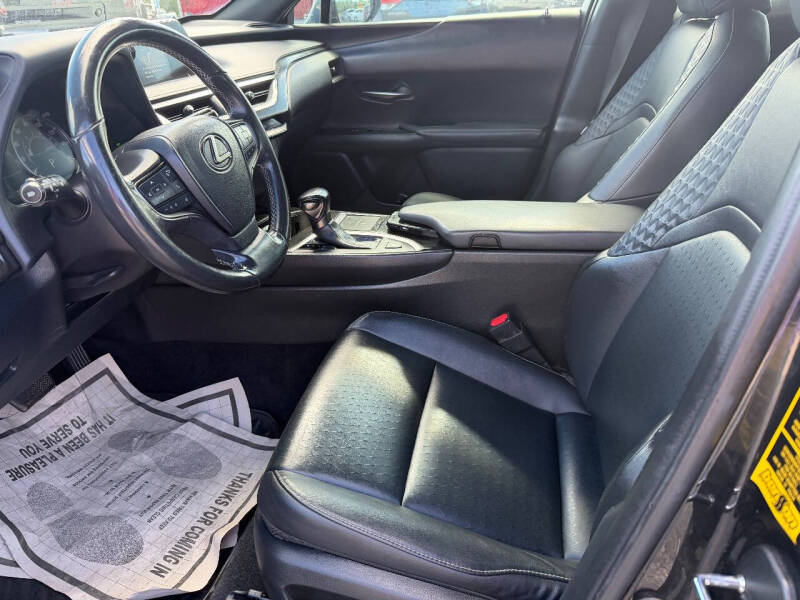 2019 Lexus UX 200 Luxury