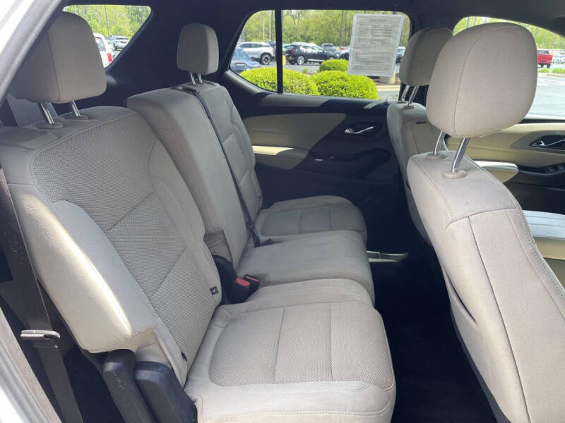 2023 Chevrolet Traverse LS
