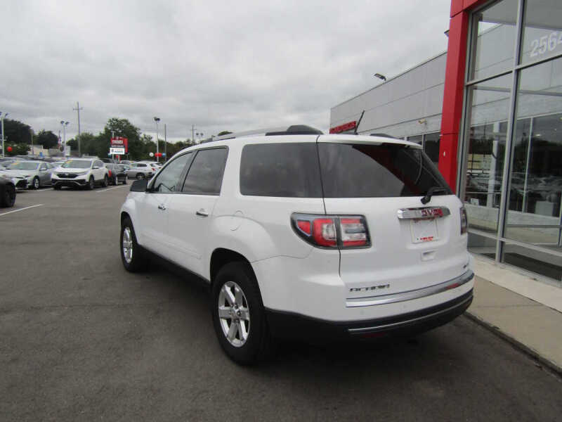 2016 GMC Acadia SLE-2