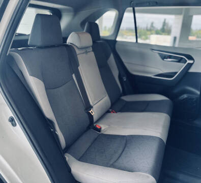 2020 Toyota RAV4 Hybrid XLE