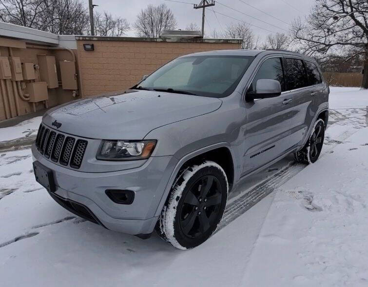 2015 Jeep Grand Cherokee for sale at COOP'S AFFORDABLE AUTOS LLC in Otsego MI