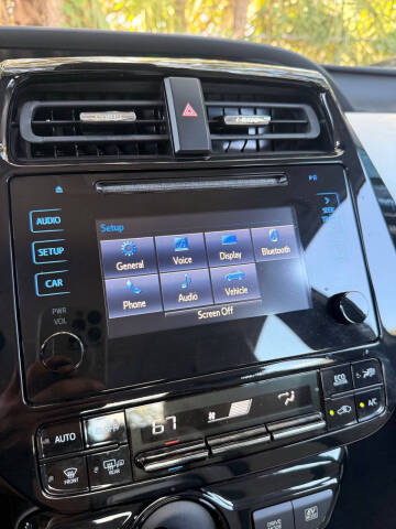 2019 Toyota Prius XLE