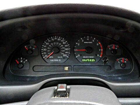 2004 Ford Mustang GT Deluxe