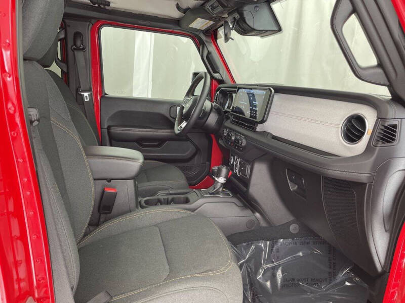 2024 Jeep Wrangler Sahara 4xe