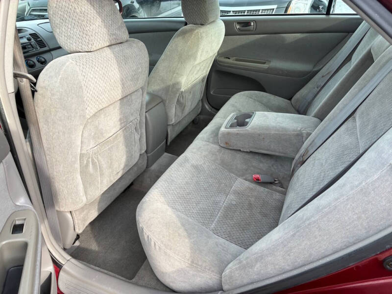 2004 Toyota Camry LE