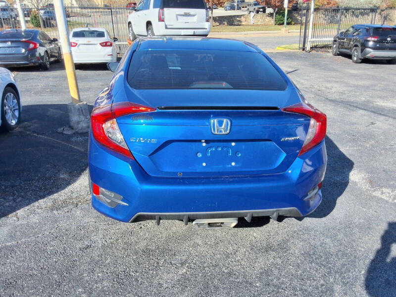 2019 Honda Civic Sport photo 3