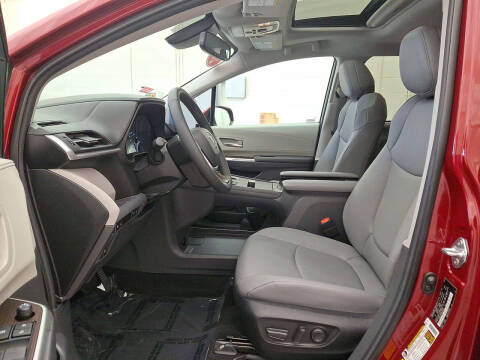2024 Toyota Sienna XLE 7-Passenger