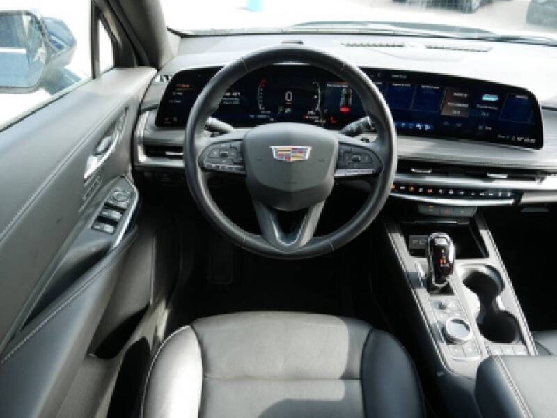 2024 Cadillac XT4 Premium Luxury