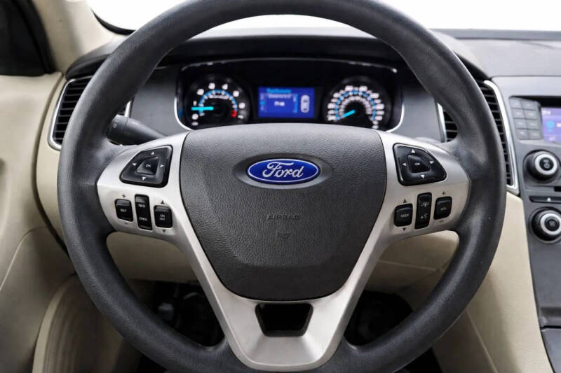 2017 Ford Taurus SE