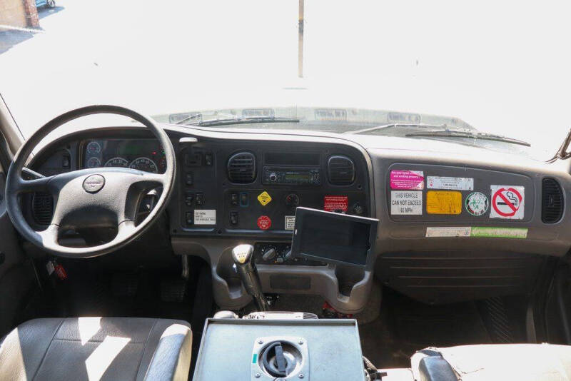 2016 Freightliner 114 SD