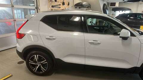 2025 Volvo XC40 B5 Core Bright Theme