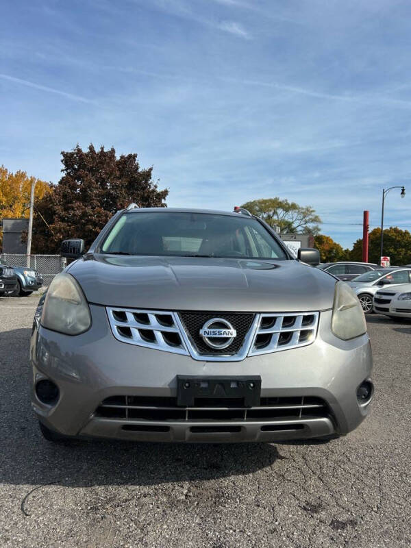 2014 Nissan Rogue Select S photo 3