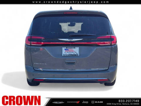 2025 Chrysler Pacifica Select