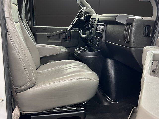 2022 Chevrolet Express 2500