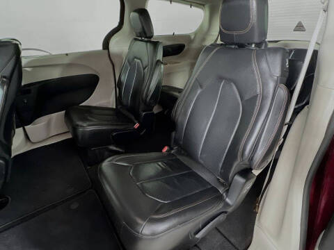 2017 Chrysler Pacifica Touring-L Plus