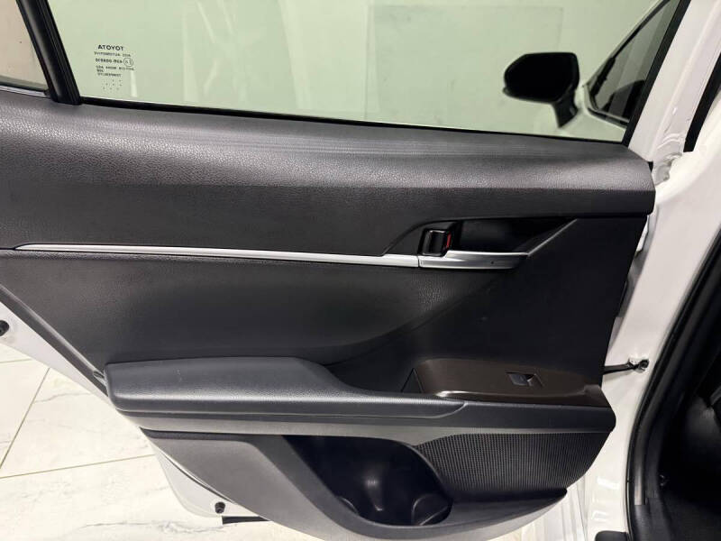 2023 Toyota Camry SE