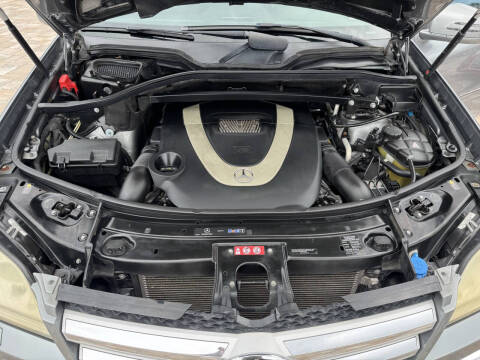 2011 Mercedes-Benz GL-Class GL 550 4MATIC