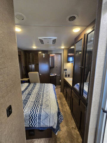 2017 Thor Motor Coach Windsport