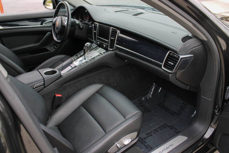 2012 Porsche Panamera