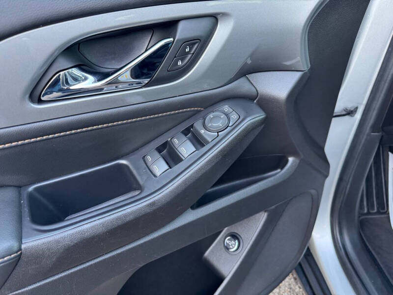 2021 Chevrolet Traverse LT Leather