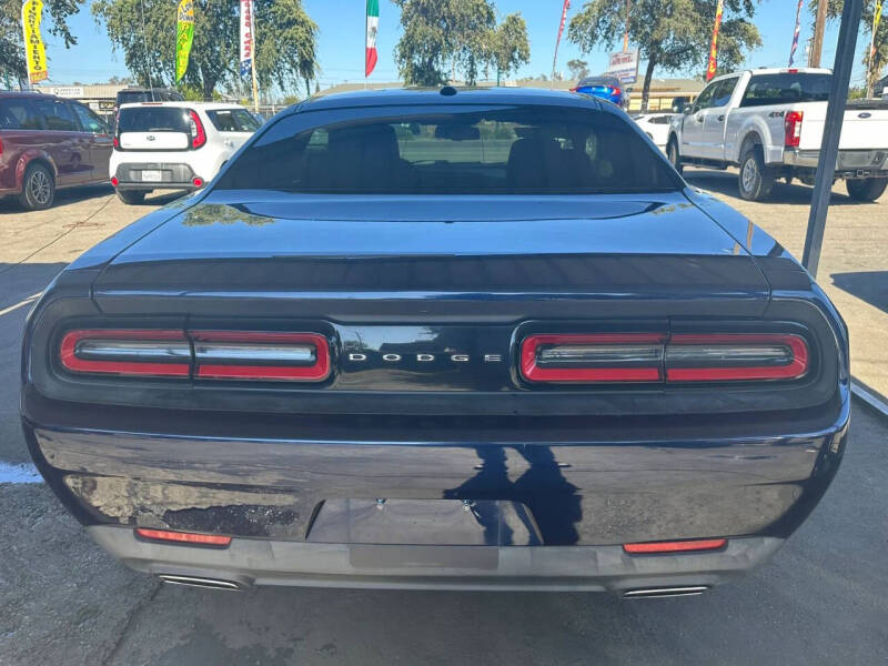 2015 Dodge Challenger SXT