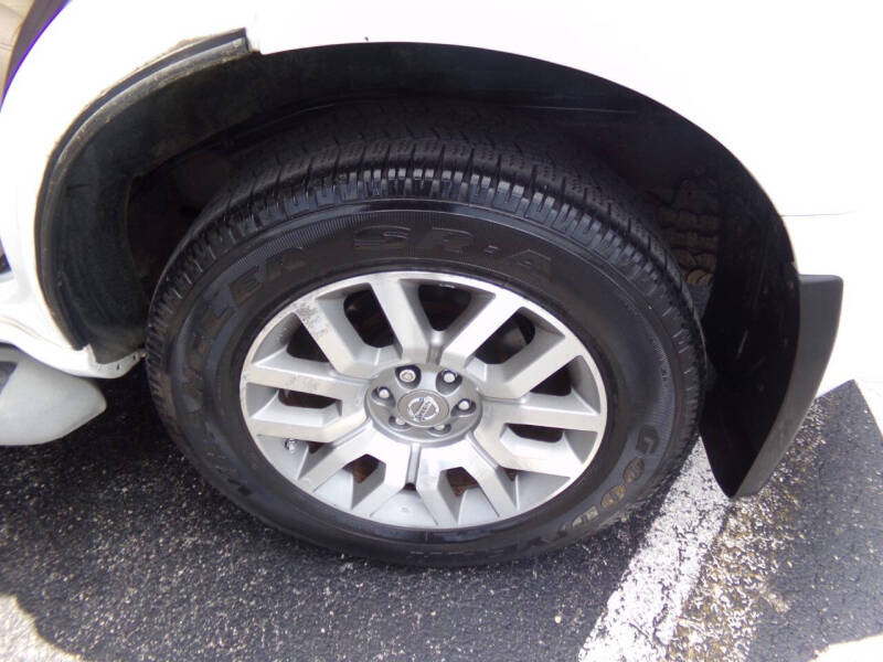 2010 Nissan Pathfinder LE