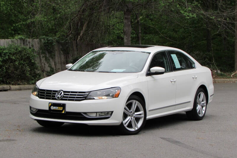 2014 Volkswagen Passat SEL Premium photo 38