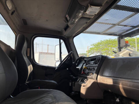 2009 Freightliner Business class M2