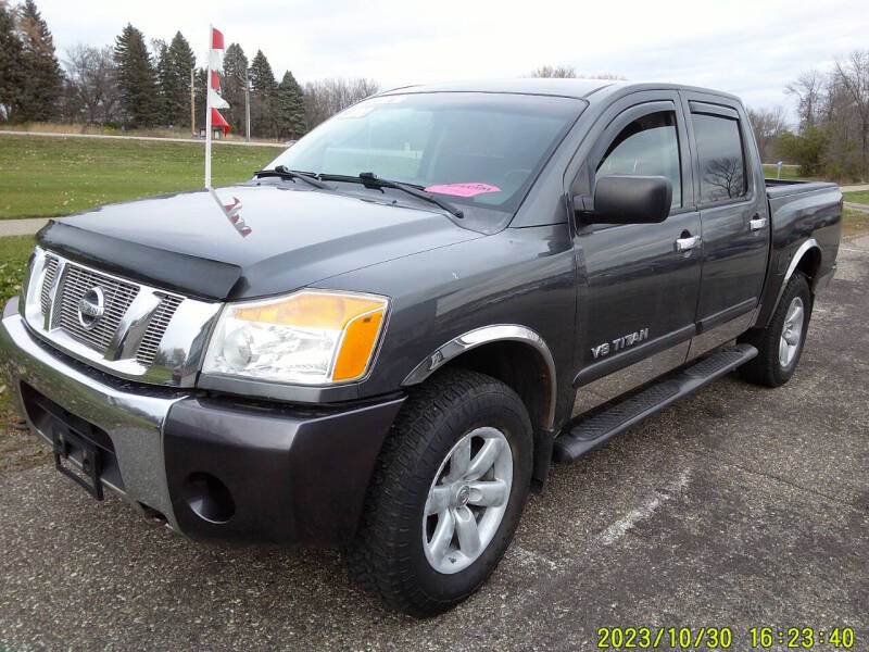 Nissan Titan's photo