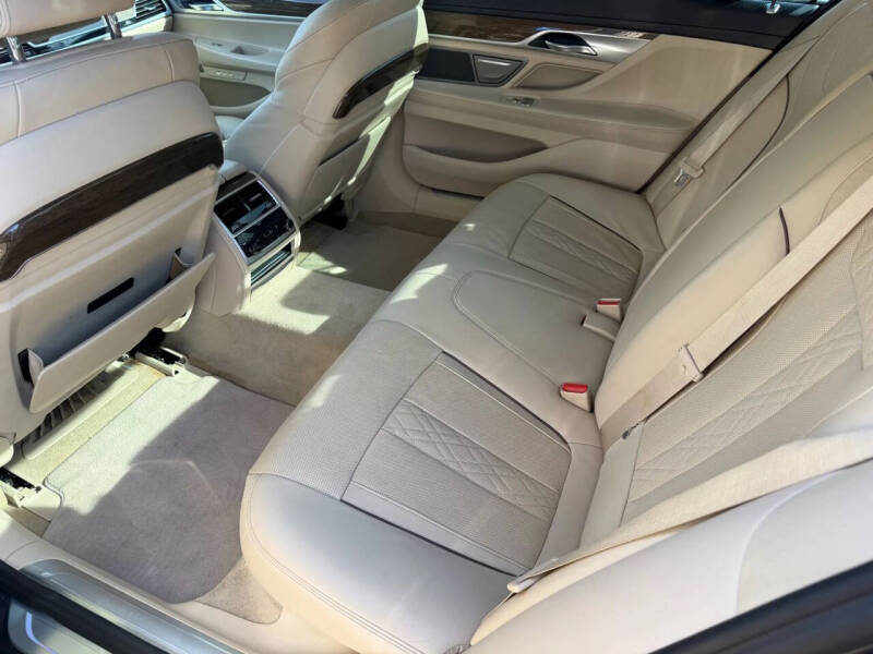 2017 BMW 7 Series 740i
