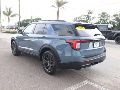 2025 Ford Explorer ST-Line