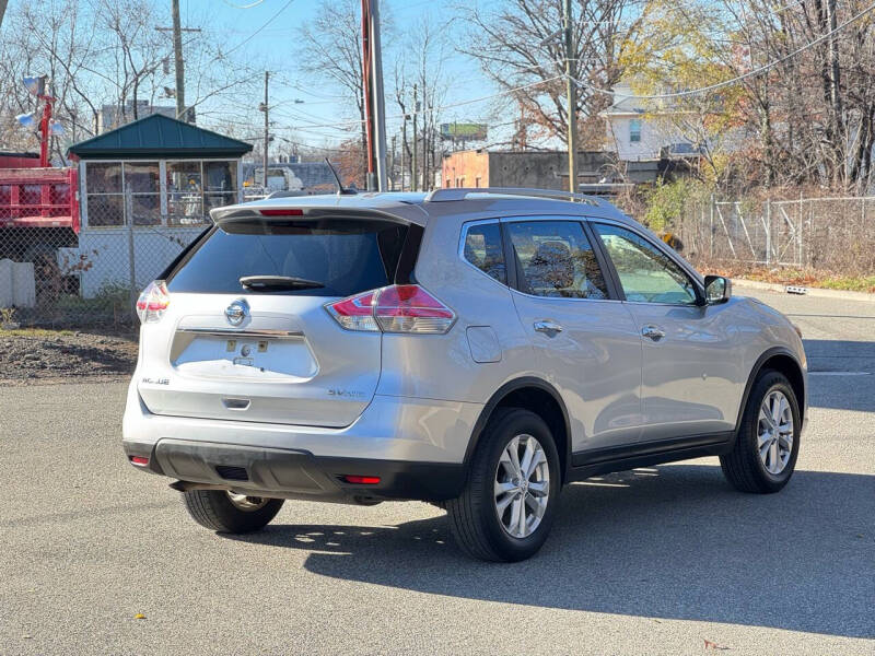 2016 Nissan Rogue SV photo 8