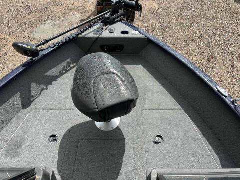 2022 Tracker PRO GLIDE