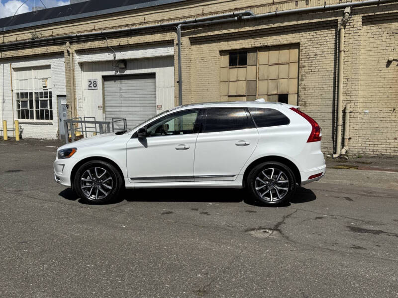 2017 Volvo XC60 T6 Dynamic