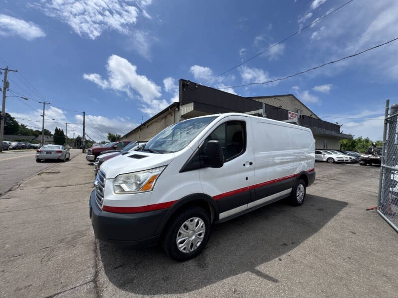 2015 Ford Transit Base's photo