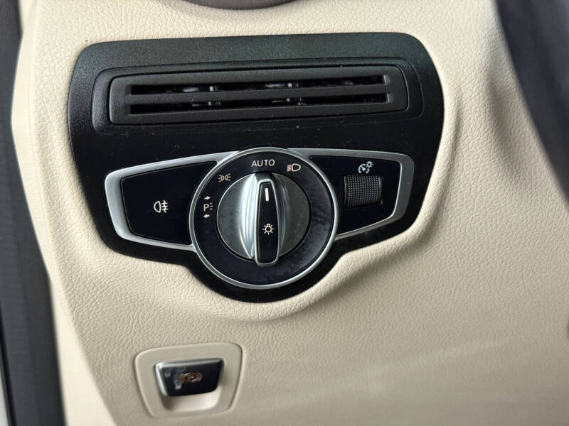 2020 Mercedes-Benz GLC GLC 300