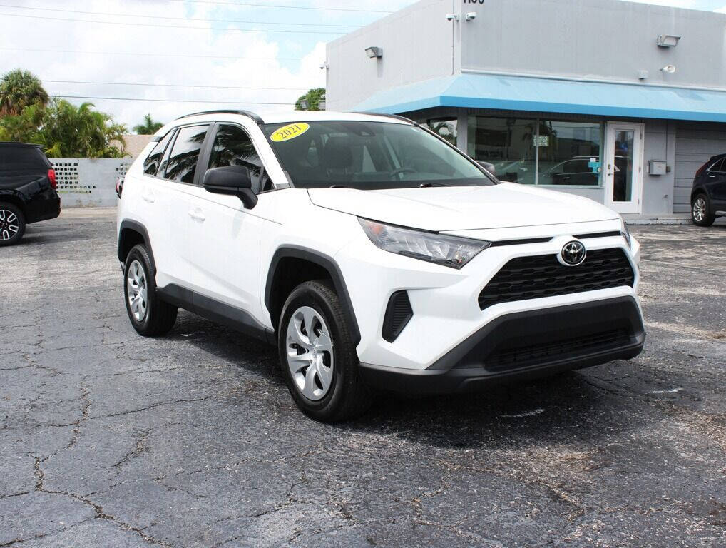 2021 TOYOTA RAV4 SUV / Crossover - $25,495