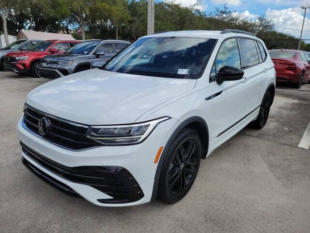 2022 Volkswagen Tiguan SE R-Line Black