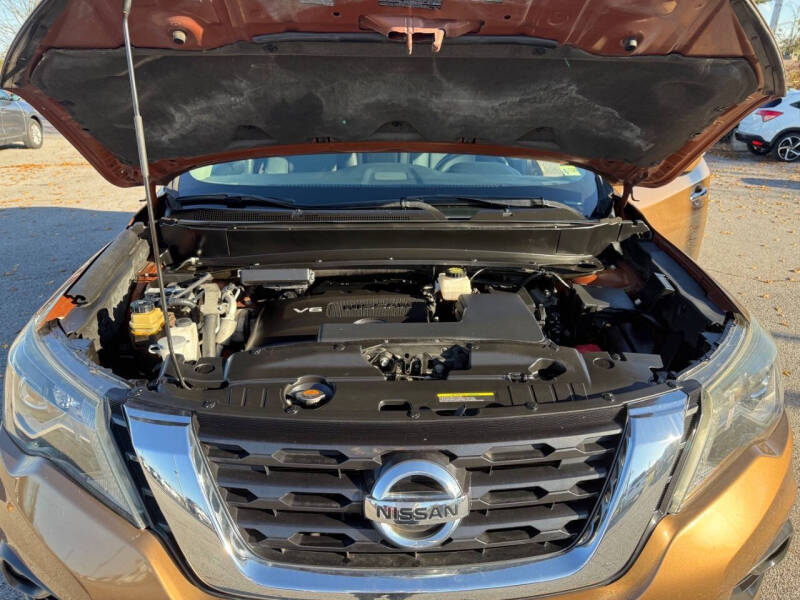 2017 Nissan Pathfinder SV