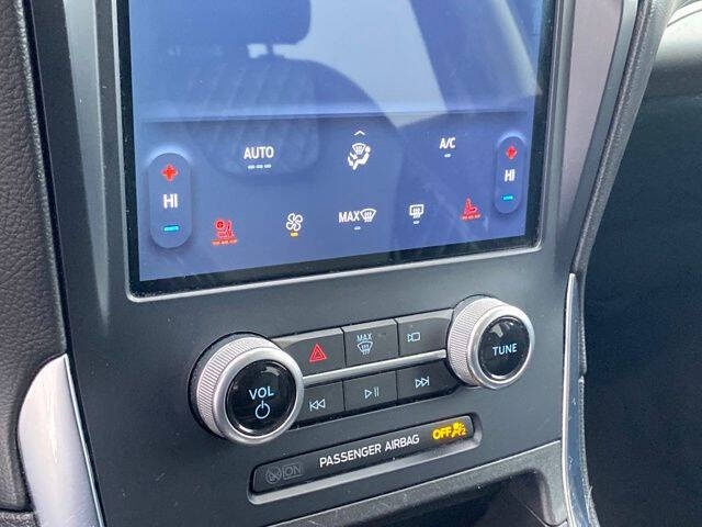 2023 Ford Edge Titanium