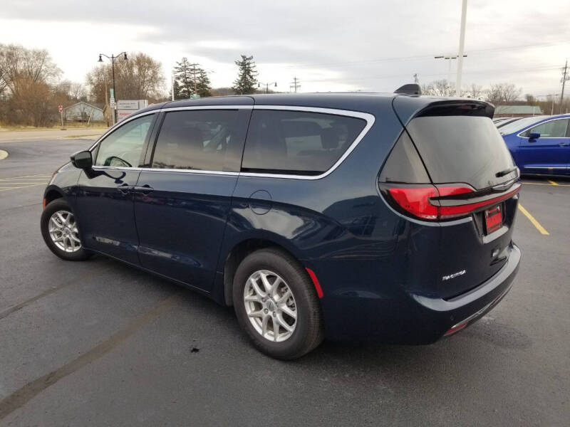 2024 Chrysler Pacifica Touring L