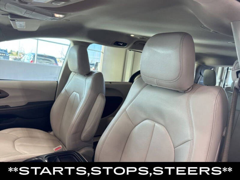 2017 Chrysler Pacifica Touring-L