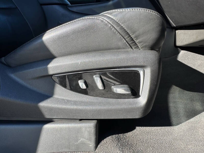 2018 Cadillac Escalade ESV Luxury